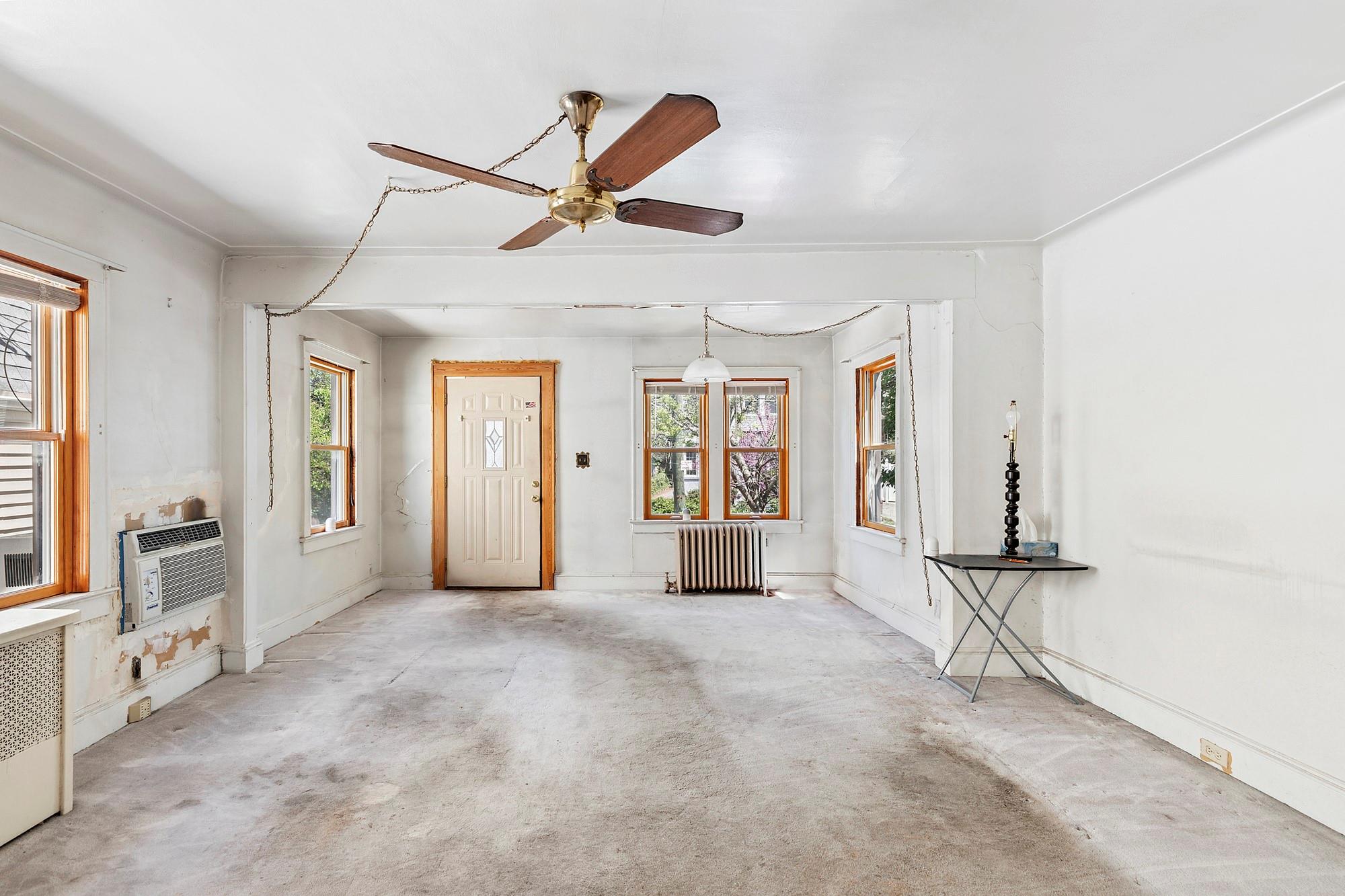 46-18 Glenwood Street, Little Neck, New York image 3