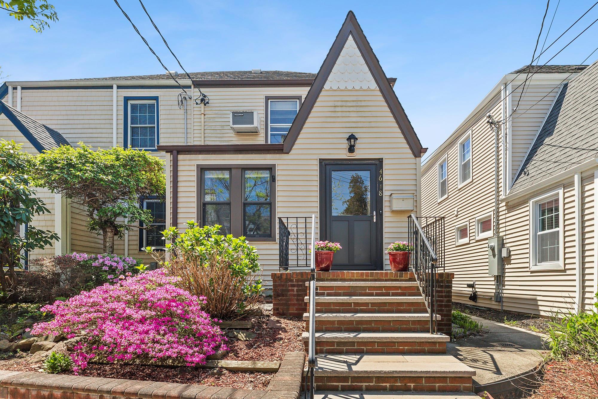 46-18 Glenwood Street, Little Neck, New York image 2