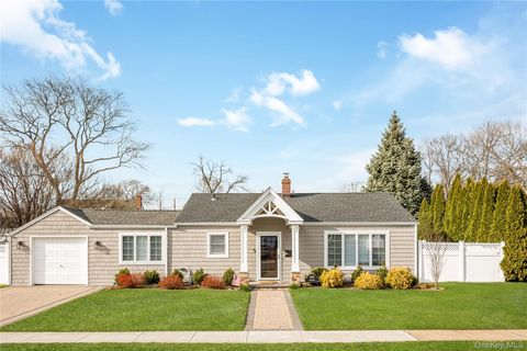 199 Van Buren Street Massapequa Park NY 11762