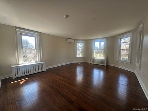 Apartment For Rent - 55 Sea Cliff Avenue<br/> Sea Cliff, NY 11579