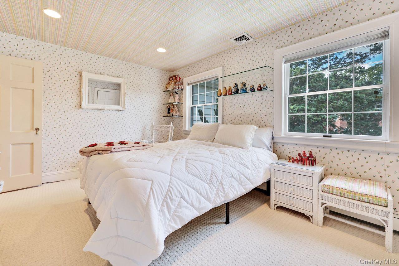 Hewlett Bay Park, New York 11557, United States, 7 Bedrooms Bedrooms, ,5 BathroomsBathrooms,Residential,Active,207037