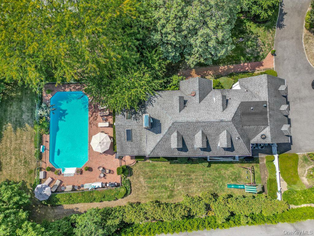 Hewlett Bay Park, New York 11557, United States, 7 Bedrooms Bedrooms, ,5 BathroomsBathrooms,Residential,Active,207037