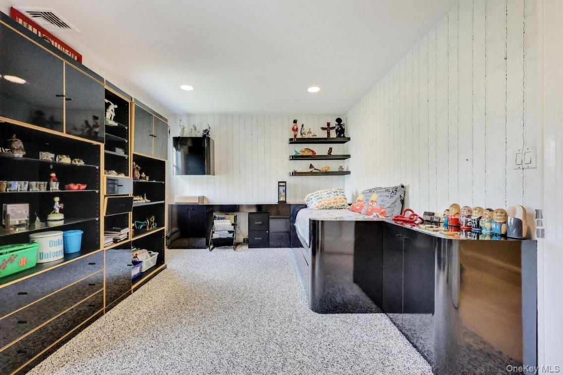 Hewlett Bay Park, New York 11557, United States, 7 Bedrooms Bedrooms, ,5 BathroomsBathrooms,Residential,Active,207037