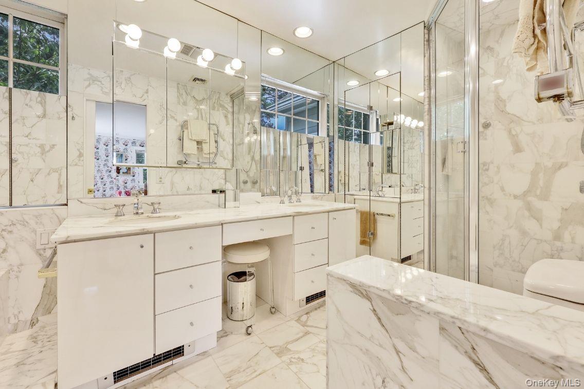 Hewlett Bay Park, New York 11557, United States, 7 Bedrooms Bedrooms, ,5 BathroomsBathrooms,Residential,Active,207037