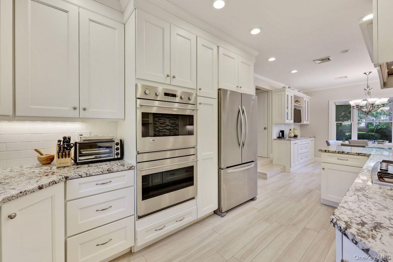 Hewlett Bay Park, New York 11557, United States, 7 Bedrooms Bedrooms, ,5 BathroomsBathrooms,Residential,Active,207037