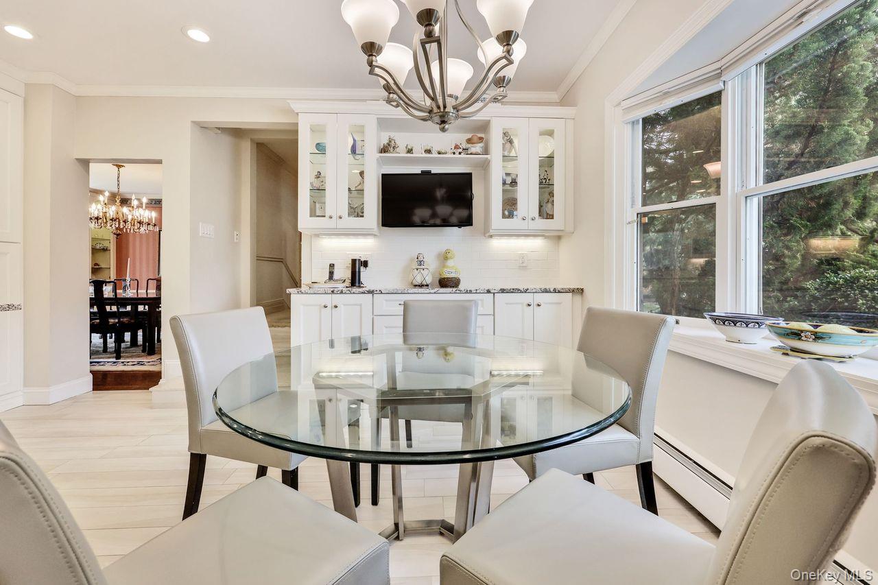 Hewlett Bay Park, New York 11557, United States, 7 Bedrooms Bedrooms, ,5 BathroomsBathrooms,Residential,Active,207037