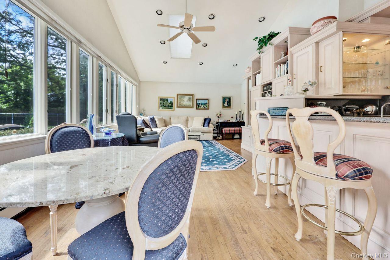 Hewlett Bay Park, New York 11557, United States, 7 Bedrooms Bedrooms, ,5 BathroomsBathrooms,Residential,Active,207037