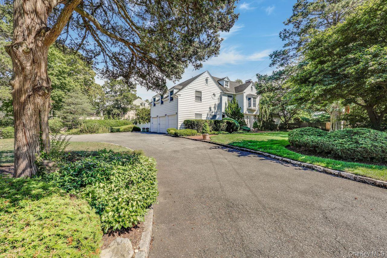 Hewlett Bay Park, New York 11557, United States, 7 Bedrooms Bedrooms, ,5 BathroomsBathrooms,Residential,Active,207037