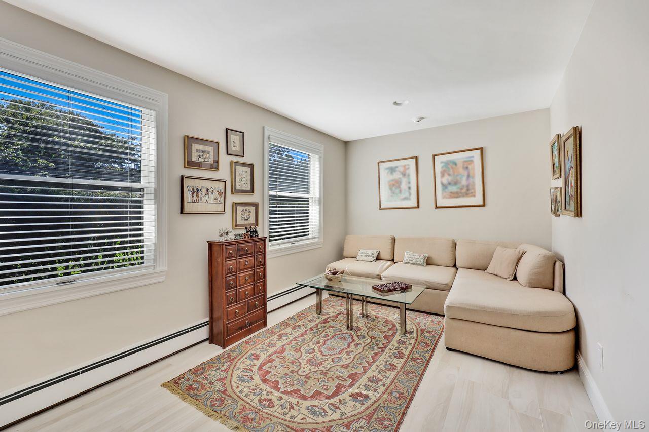 Hewlett Bay Park, New York 11557, United States, 7 Bedrooms Bedrooms, ,5 BathroomsBathrooms,Residential,Active,207037