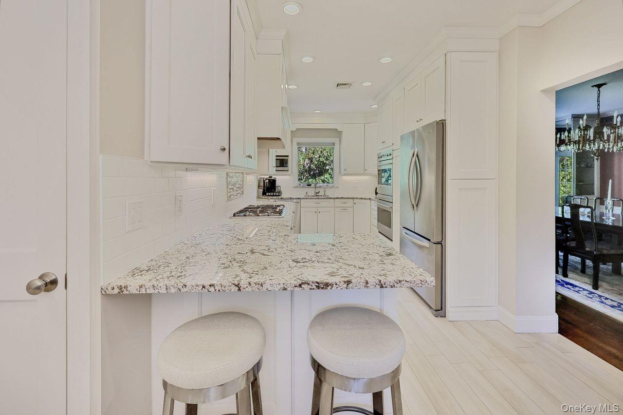 Hewlett Bay Park, New York 11557, United States, 7 Bedrooms Bedrooms, ,5 BathroomsBathrooms,Residential,Active,207037