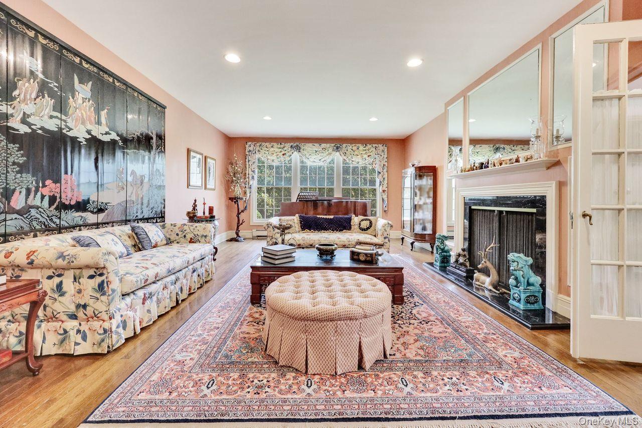 Hewlett Bay Park, New York 11557, United States, 7 Bedrooms Bedrooms, ,5 BathroomsBathrooms,Residential,Active,207037