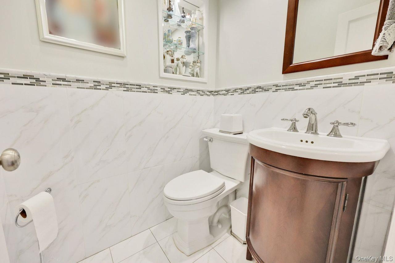 Hewlett Bay Park, New York 11557, United States, 7 Bedrooms Bedrooms, ,5 BathroomsBathrooms,Residential,Active,207037