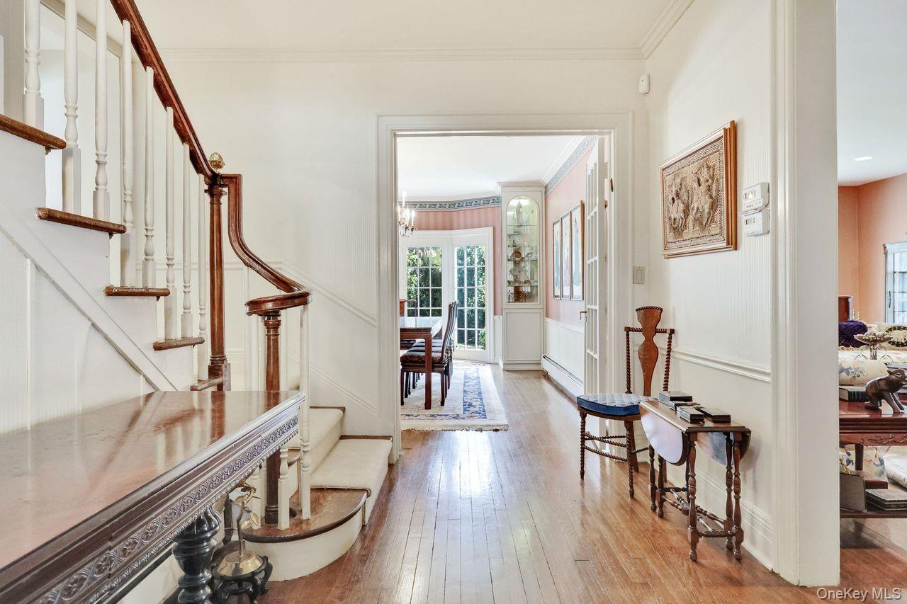 Hewlett Bay Park, New York 11557, United States, 7 Bedrooms Bedrooms, ,5 BathroomsBathrooms,Residential,Active,207037