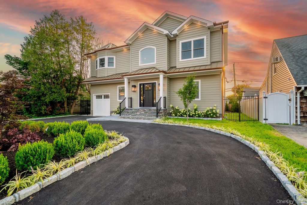 Photo of 60 Ramble Lane, Levittown, NY 11756 (MLS # 895020)