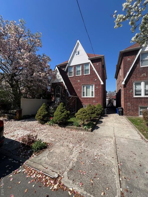 2445 Yates Avenue Bronx NY 10469