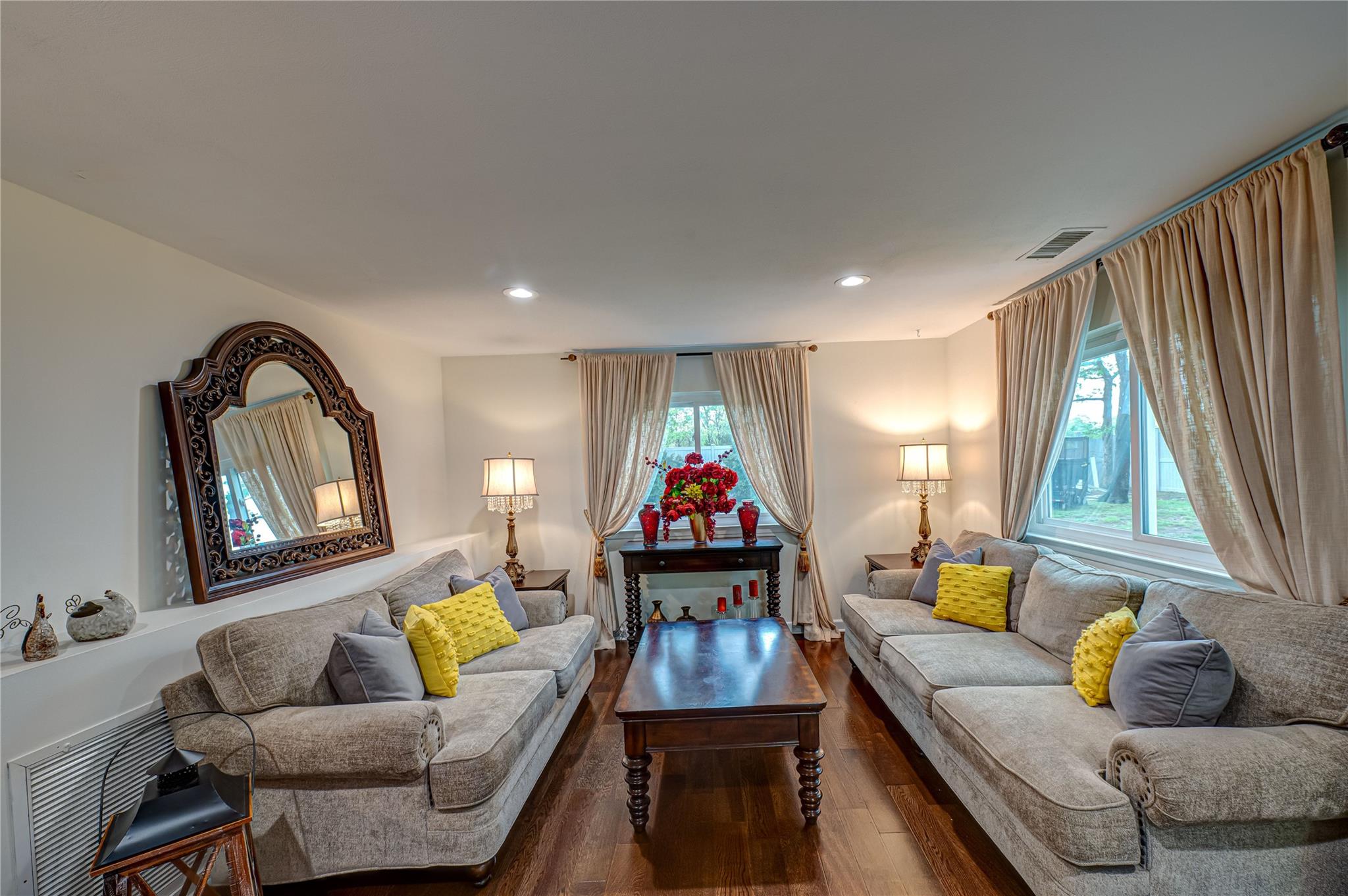 1A Revlon Court, Holtsville, New York image 6