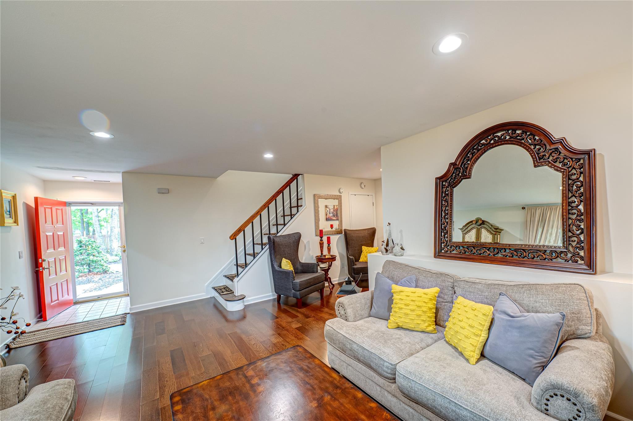 1A Revlon Court, Holtsville, New York image 7