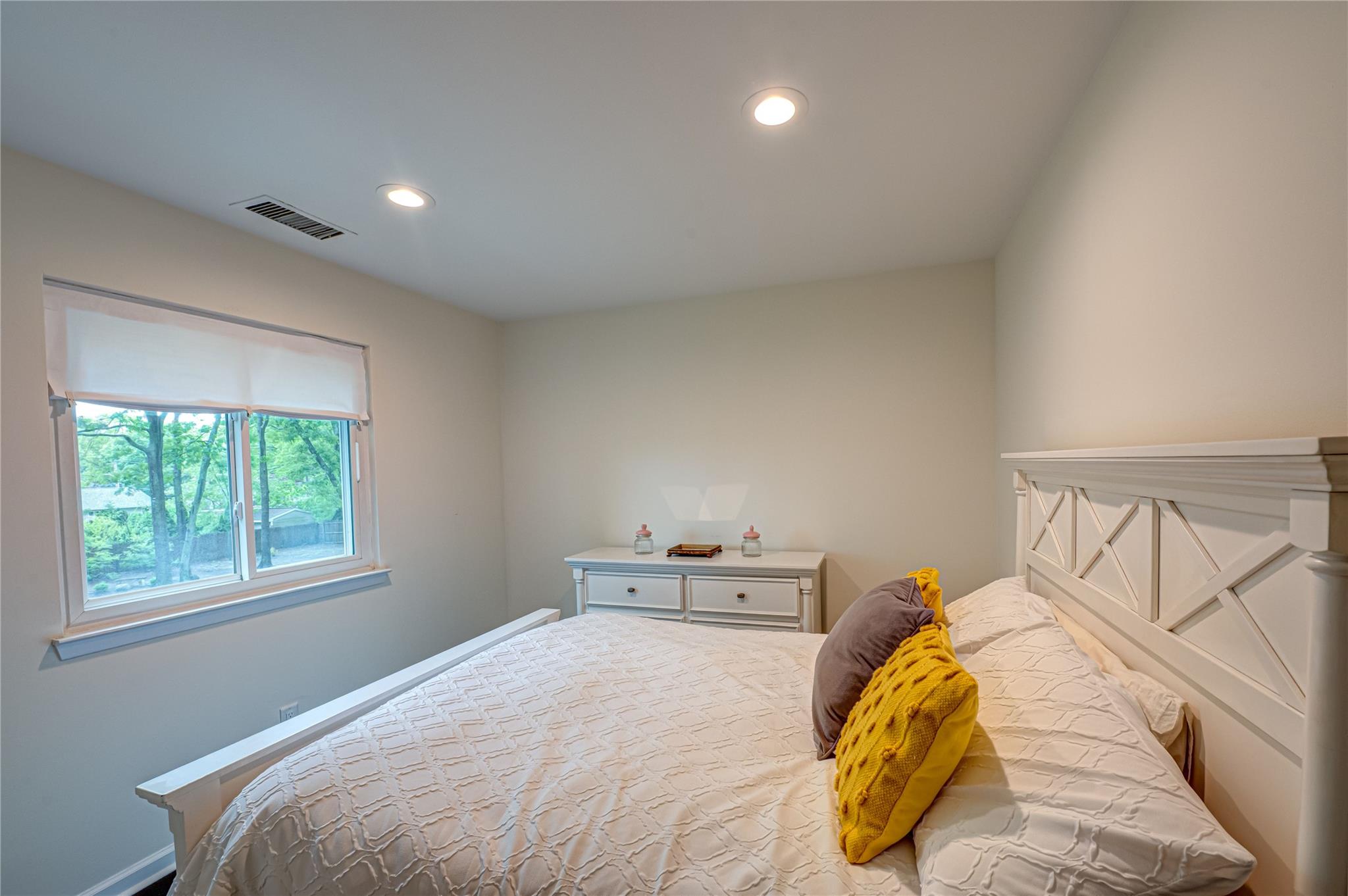 1A Revlon Court, Holtsville, New York image 24