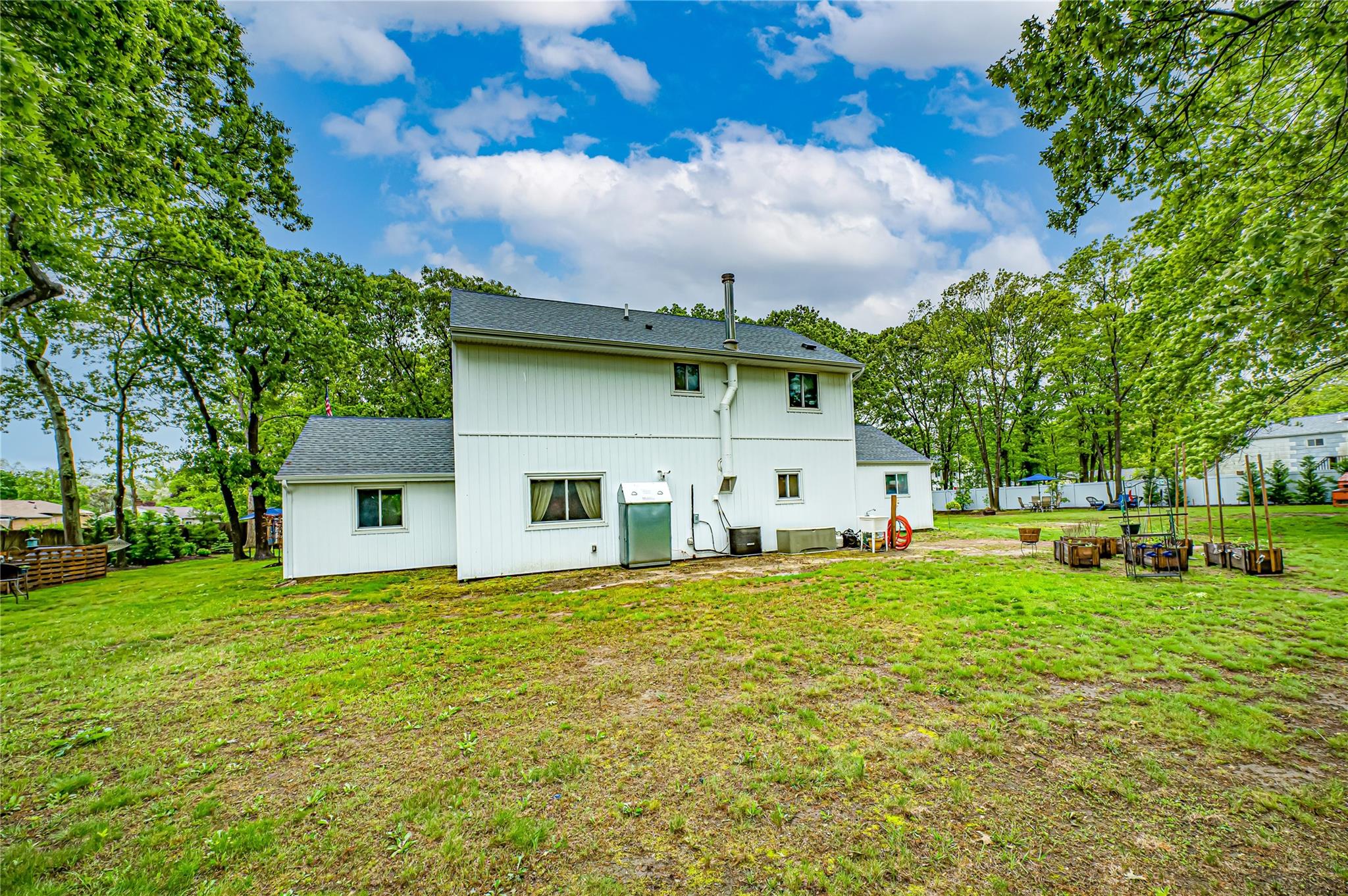 1A Revlon Court, Holtsville, New York image 32
