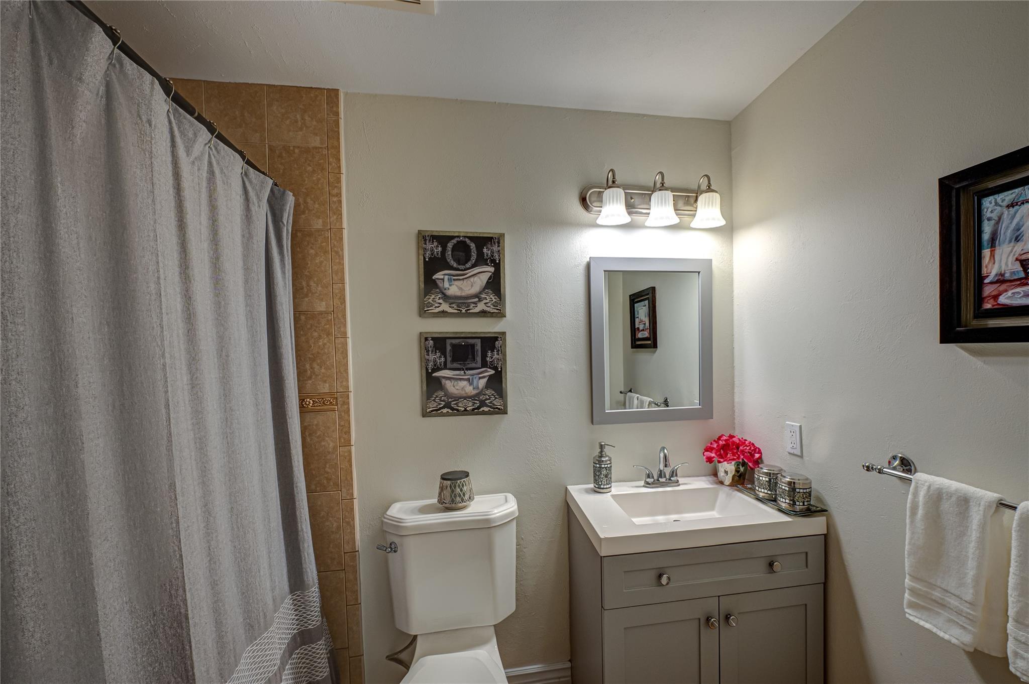 1A Revlon Court, Holtsville, New York image 23