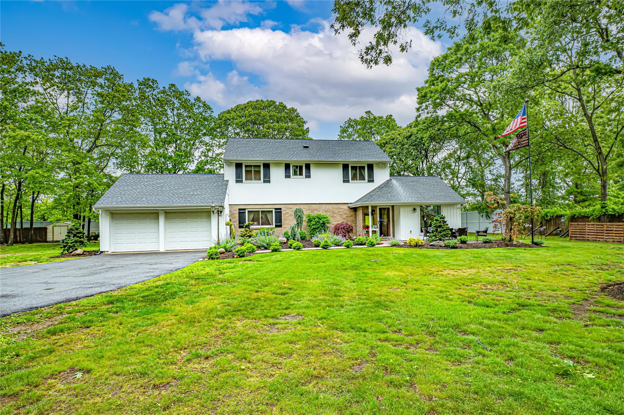 1A Revlon Court, Holtsville, New York image 1