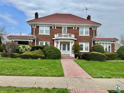 Homes For Sale - 88-35 193rd Street<br/> Queens County, Hollis, NY 11423
