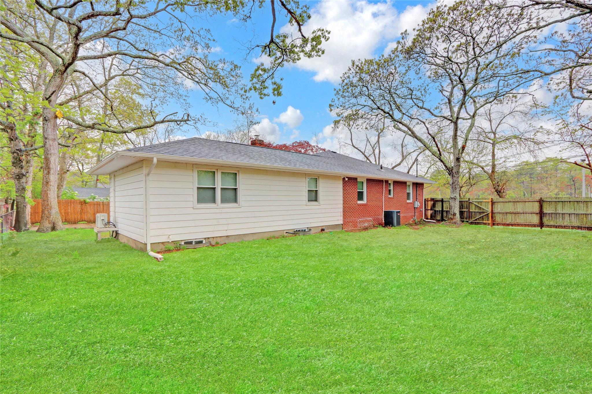 97 Overlook Drive, Mastic Beach, New York image 20