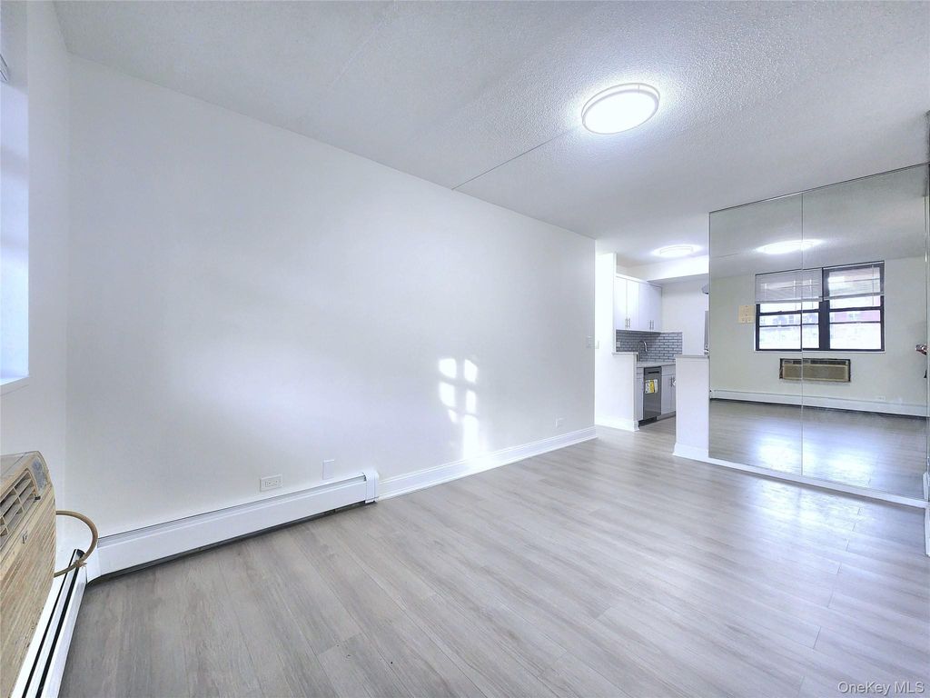 Photo of 144-63 37 Avenue #1B, Flushing, NY 11354 (MLS # 957195)