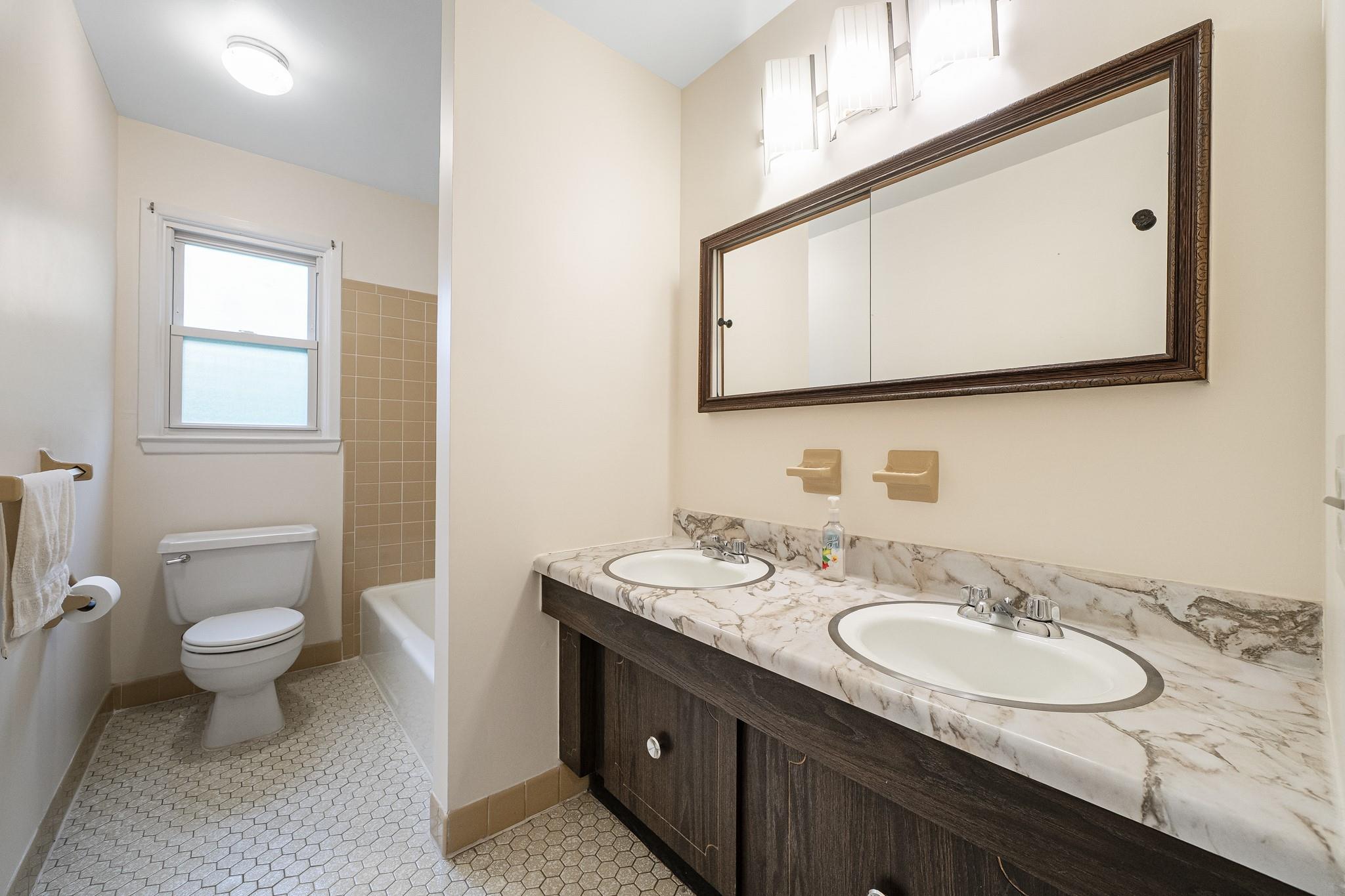 14 Monroe Drive, White Plains, New York image 12