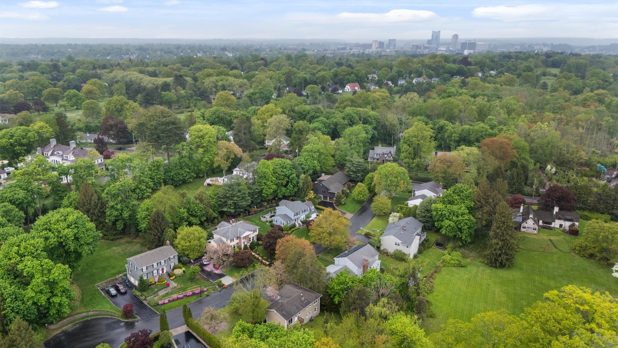 14 Monroe Drive, White Plains, New York image 24
