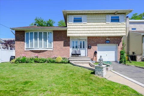 Homes For Rent - 506 Cedarwood Drive<br/> Cedarhurst, NY 11516