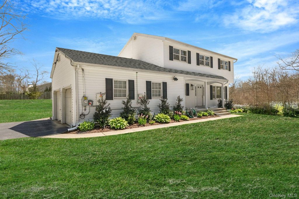 Photo of 20 Upper Sheep Pasture Road, East Setauket, NY 11733 (MLS # 964930)