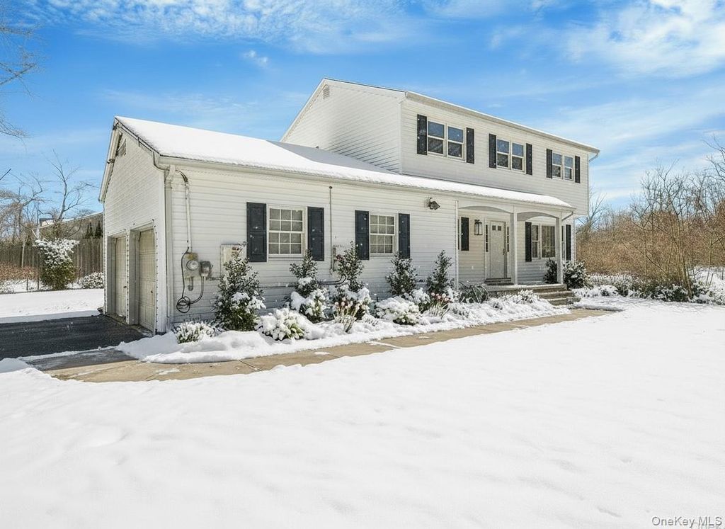 Photo of 20 Upper Sheep Pasture Road, East Setauket, NY 11733 (MLS # 964930)