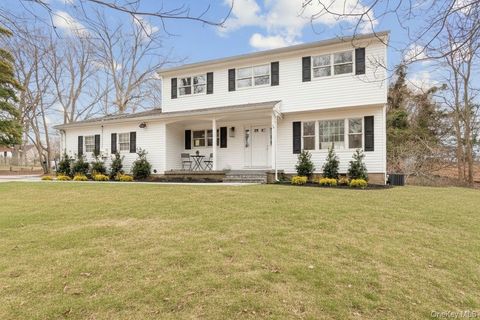 Homes For Sale - 20 Upper Sheep Pasture Road<br/> East Setauket, NY 11733