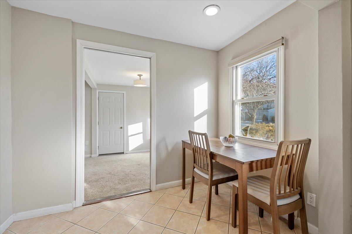 31 Drake Lane, Levittown, New York image 14
