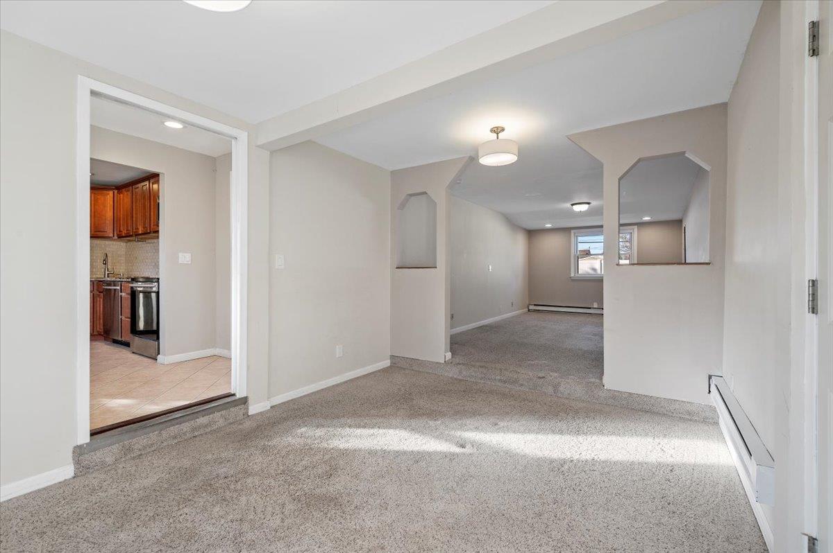 31 Drake Lane, Levittown, New York image 15