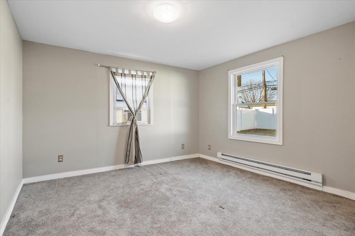 31 Drake Lane, Levittown, New York image 6