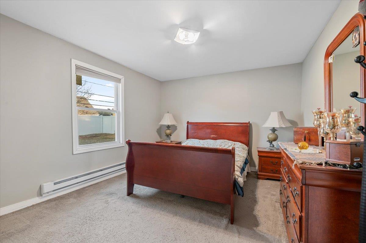 31 Drake Lane, Levittown, New York image 7
