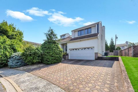 34 Gloria Place Plainview NY 11803