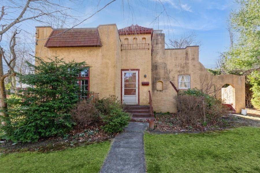 10 Saint James Place, Glen Cove, New York image 1