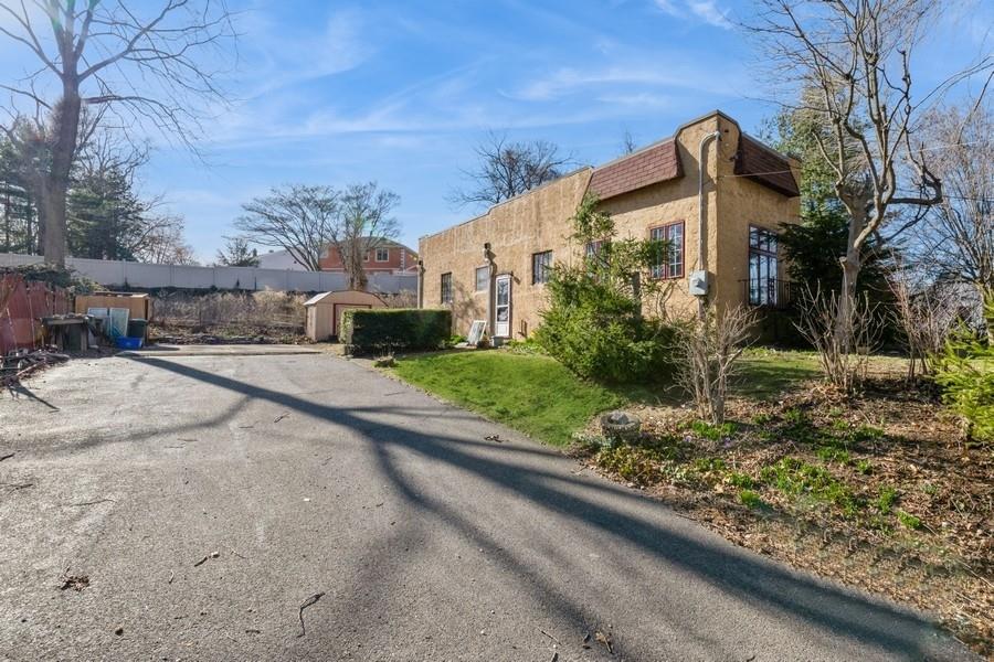 10 Saint James Place, Glen Cove, New York image 4