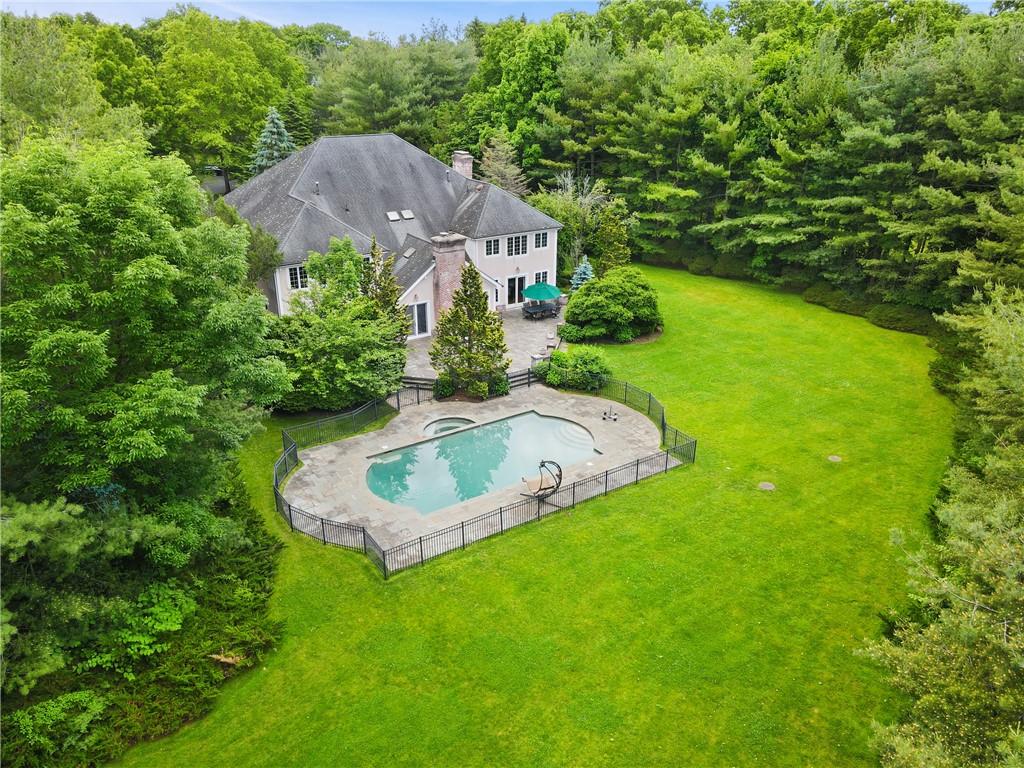 Lincoln Woods, Purchase, New York - 6 Bedrooms  
7 Bathrooms  
16 Rooms - 