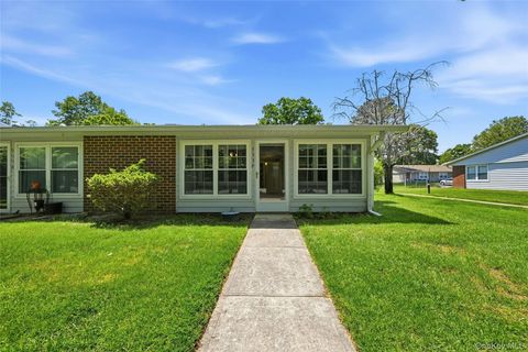 Condo For Sale - 133 Eastbourne Court #F<br/> Ridge, NY 11961