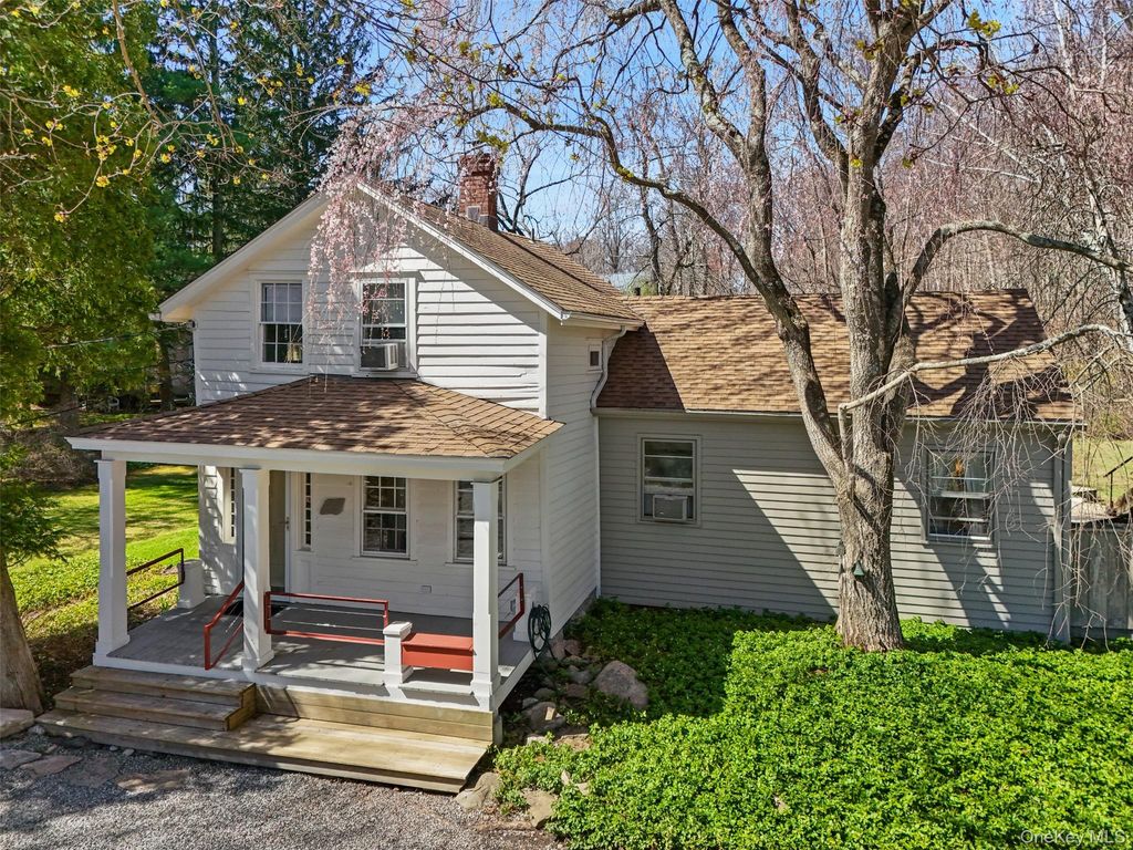 Photo of 182 Smith Ridge Road, South Salem, NY 10590 (MLS # 977294)