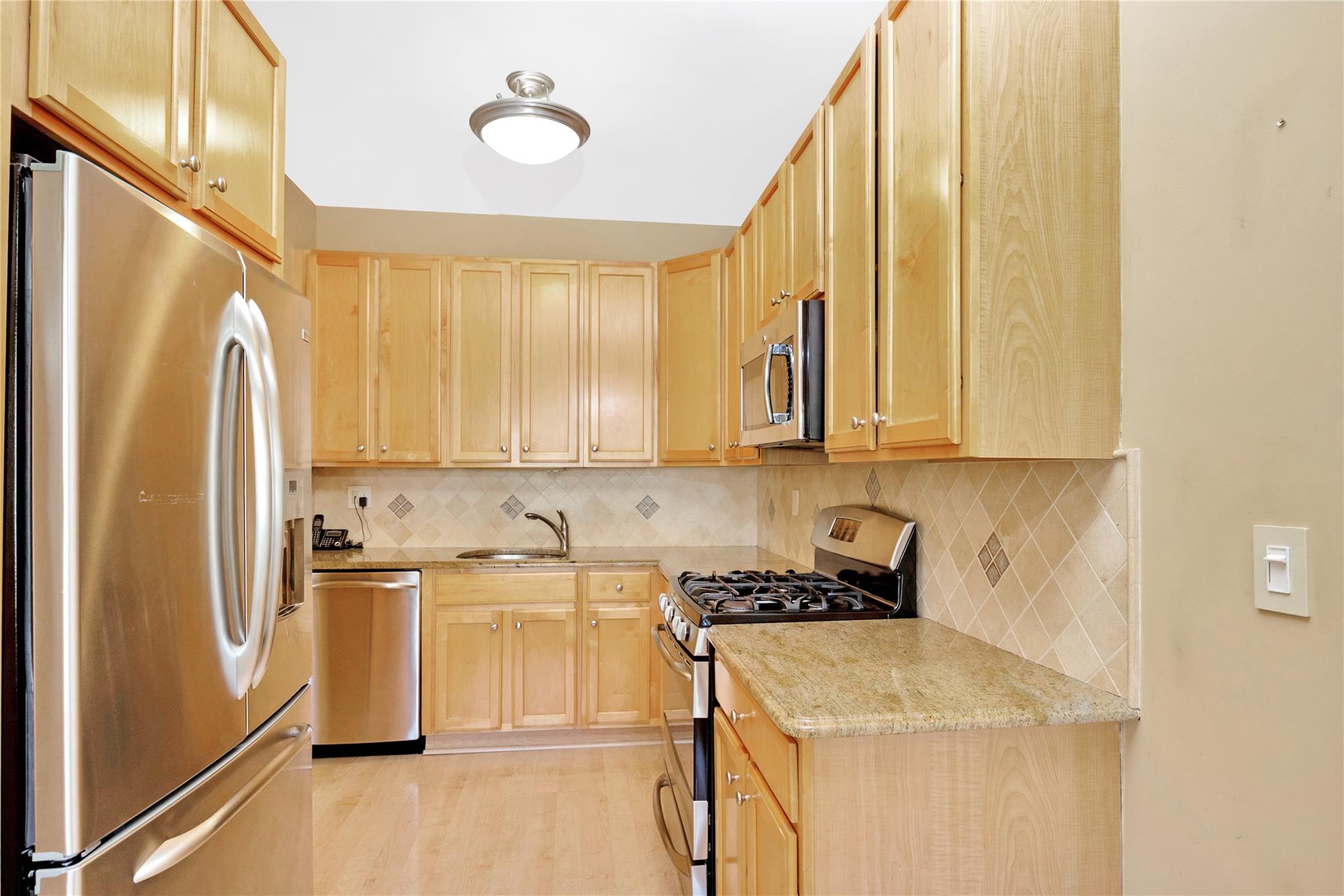 56 Avery Court, Nesconset, New York image 10