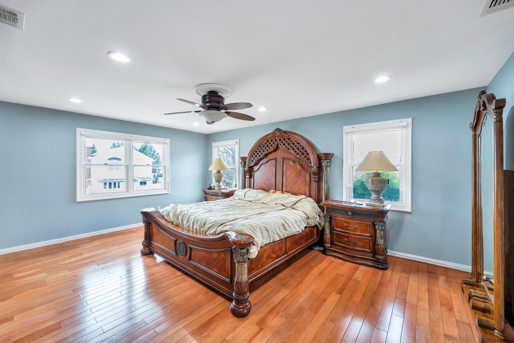 6 Garden Circle, Syosset, New York image 13