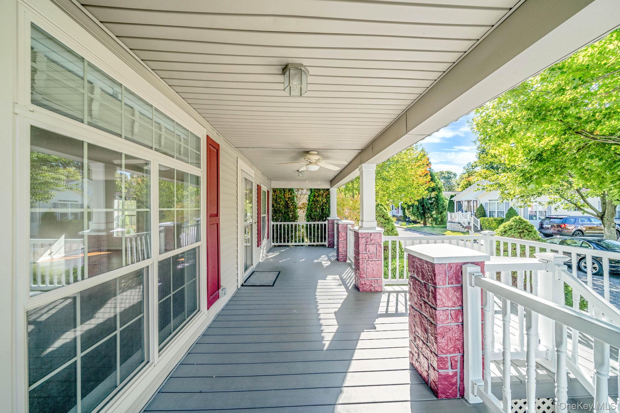 1661 Old Country Road 516