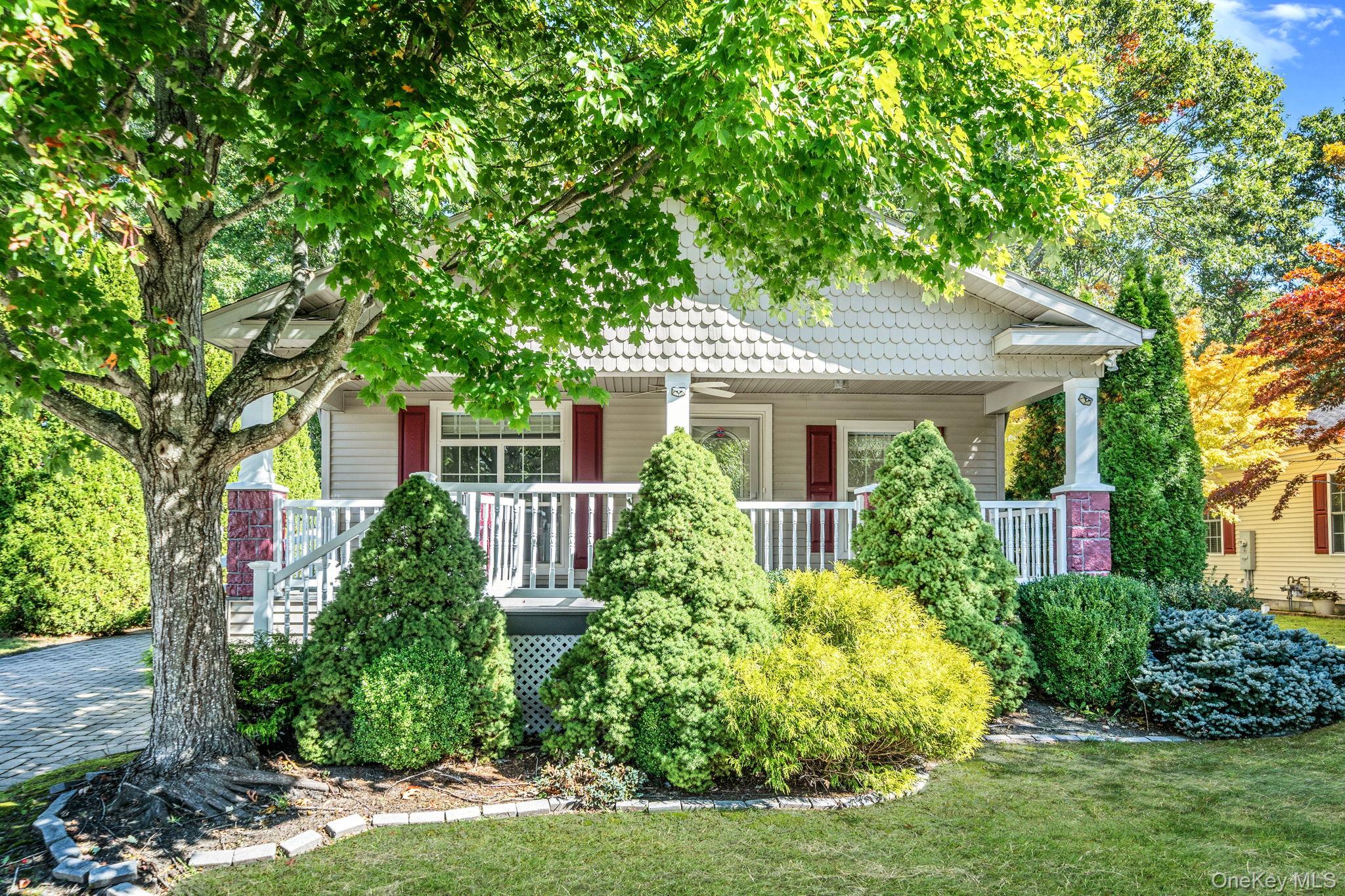 1661 Old Country Road 516