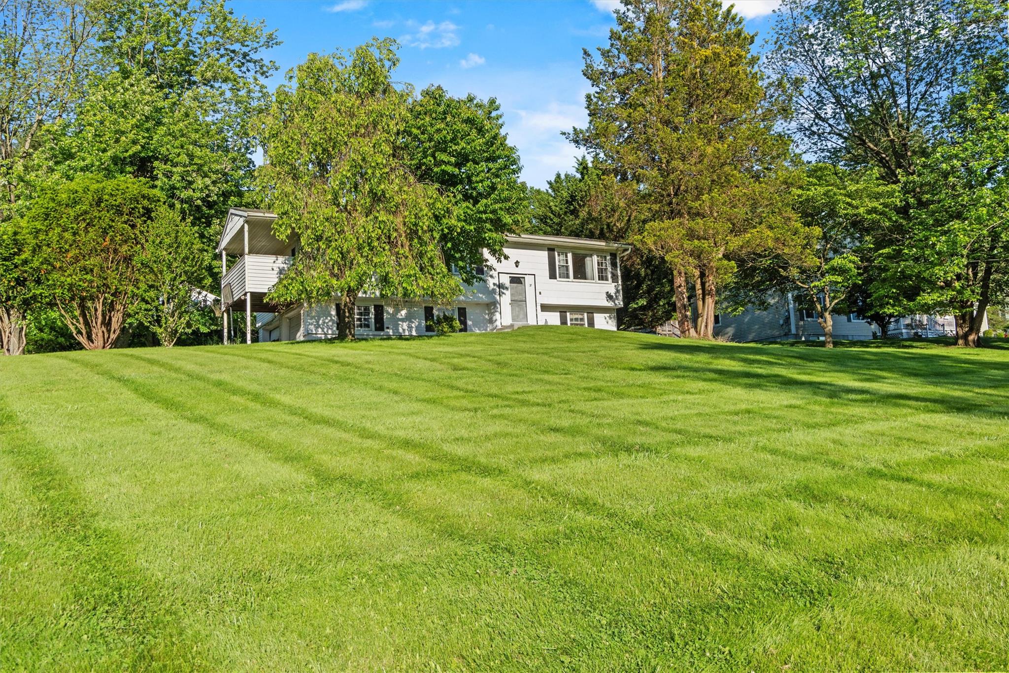 37 Lakeview Road, Carmel, New York image 4