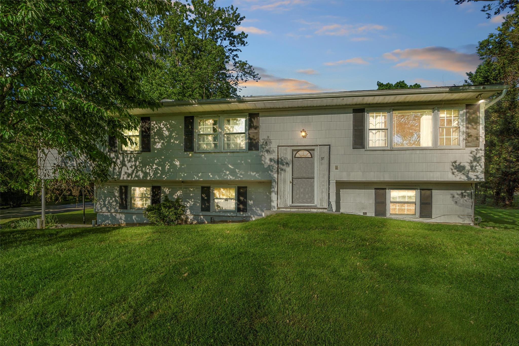 37 Lakeview Road, Carmel, New York image 1